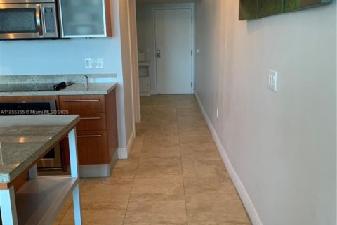 Condo in Miami, Florida, 2 bedrooms  № 1878709 - photo 2