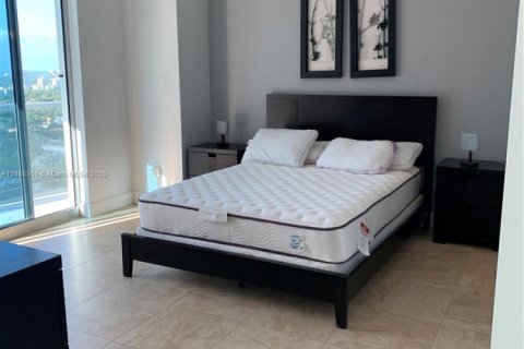 Condo in Miami, Florida, 2 bedrooms  № 1878709 - photo 10