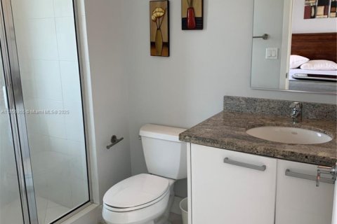 Condo in Miami, Florida, 2 bedrooms  № 1878709 - photo 16