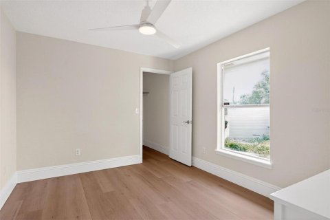 Villa ou maison à vendre à Orlando, Floride: 4 chambres, 242.2 m2 № 2155689 - photo 17