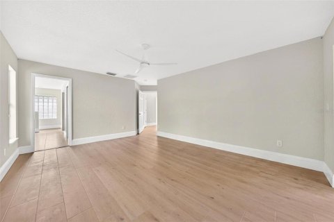 Villa ou maison à vendre à Orlando, Floride: 4 chambres, 242.2 m2 № 2155689 - photo 7