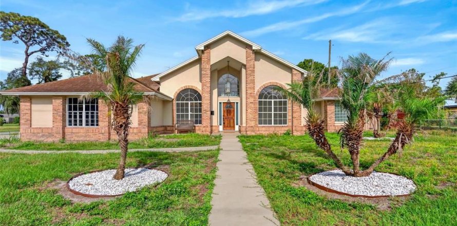 Villa ou maison à Orlando, Floride 4 chambres, 242.2 m2 № 2155689