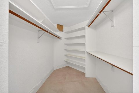 Villa ou maison à vendre à Orlando, Floride: 4 chambres, 242.2 m2 № 2155689 - photo 11