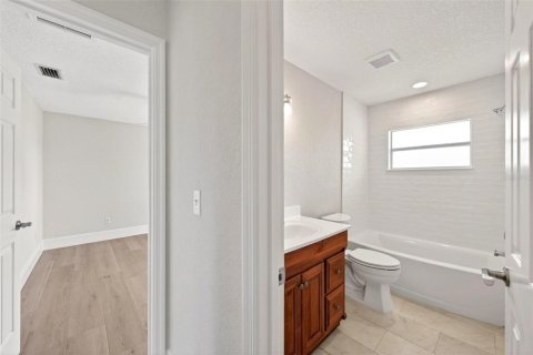 Villa ou maison à vendre à Orlando, Floride: 4 chambres, 242.2 m2 № 2155689 - photo 20