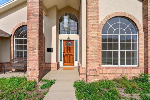 Villa ou maison à vendre à Orlando, Floride: 4 chambres, 242.2 m2 № 2155689 - photo 2