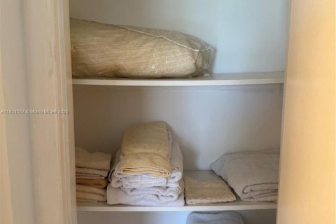 Купить кондоминиум в Халландейл-Бич, Флорида 1 спальня, 72.93м2, № 1781976 - фото 20