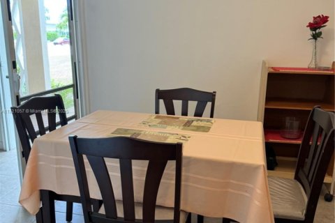 Купить кондоминиум в Халландейл-Бич, Флорида 1 спальня, 72.93м2, № 1781976 - фото 7
