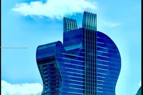 Купить кондоминиум в Халландейл-Бич, Флорида 1 спальня, 72.93м2, № 1781976 - фото 15
