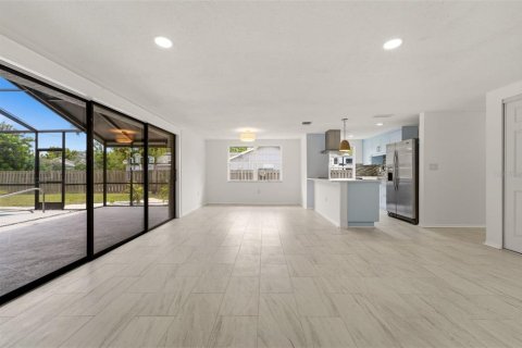 House in Sarasota, Florida 3 bedrooms, 123.1 sq.m. № 2196420 - photo 6