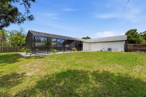 House in Sarasota, Florida 3 bedrooms, 123.1 sq.m. № 2196420 - photo 23