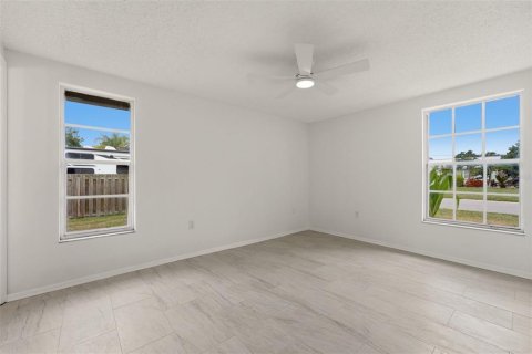 House in Sarasota, Florida 3 bedrooms, 123.1 sq.m. № 2196420 - photo 21