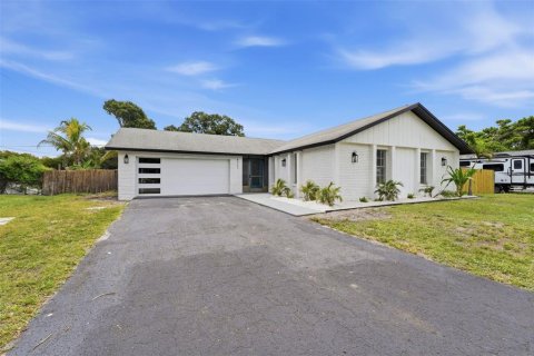 House in Sarasota, Florida 3 bedrooms, 123.1 sq.m. № 2196420 - photo 3