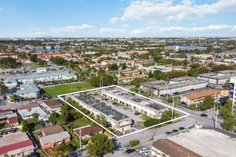 Commercial property in Sweetwater, Florida № 1997793 - photo 3