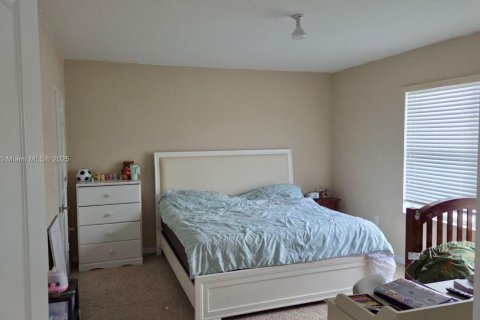 House in Florida City, Florida 4 bedrooms, 197.51 sq.m. № 1890345 - photo 11