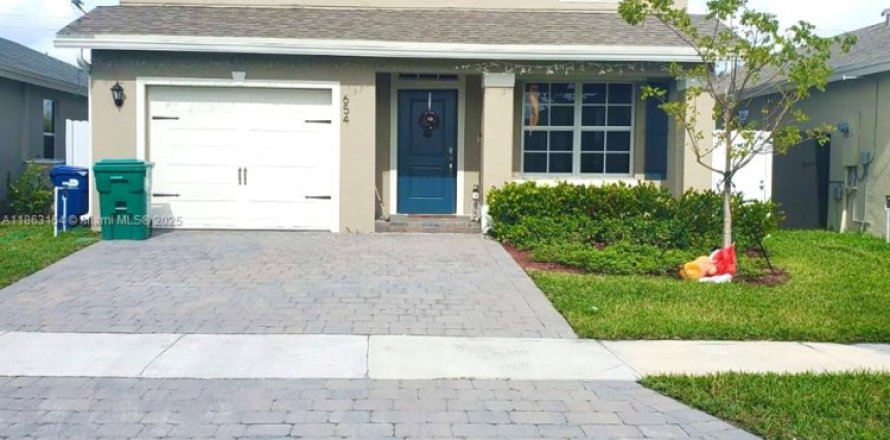 House in Florida City, Florida 4 bedrooms, 197.51 sq.m. № 1890345