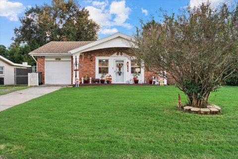 House in Bradenton, Florida 2 bedrooms, 118.73 sq.m. № 2419594