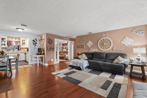 House in Bradenton, Florida 2 bedrooms, 118.73 sq.m. № 2419594 - photo 3