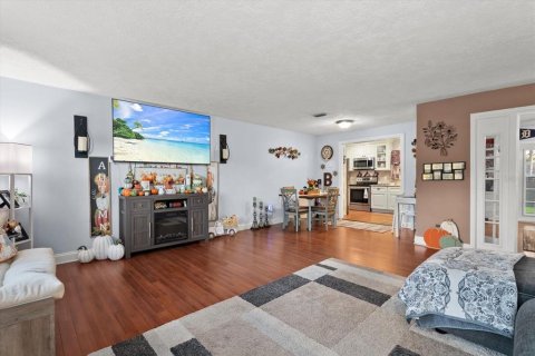 House in Bradenton, Florida 2 bedrooms, 118.73 sq.m. № 2419594 - photo 5