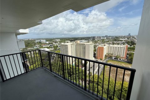 Condo in Aventura, Florida, 2 bedrooms  № 2008610 - photo 9