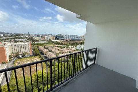 Condo in Aventura, Florida, 2 bedrooms  № 2008610 - photo 8