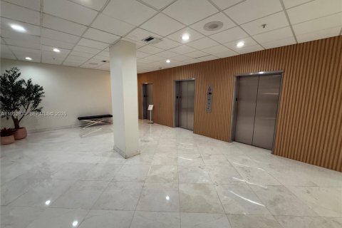 Condo in Aventura, Florida, 2 bedrooms  № 2008610 - photo 23