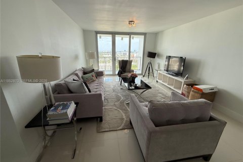Condo in Aventura, Florida, 2 bedrooms  № 2008610 - photo 2