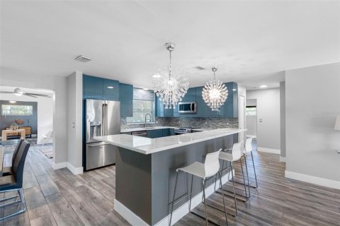 Casa en venta en Saint Petersburg, Florida, 3 dormitorios, 174.19 m2 № 1903528 - foto 6