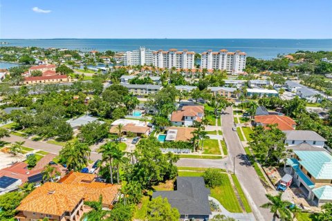 Casa en venta en Saint Petersburg, Florida, 3 dormitorios, 174.19 m2 № 1903528 - foto 27