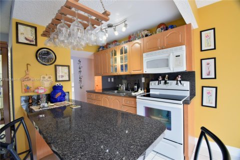 Купить кондоминиум в Майами, Флорида 2 спальни, 77.85м2, № 1926082 - фото 6