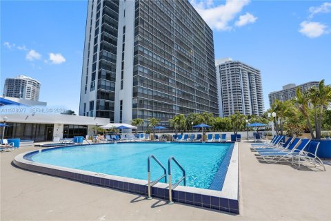 Condo in Aventura, Florida, 2 bedrooms № 2175096 - photo 29
