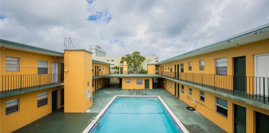Condo à North Miami, Floride, 1 chambre № 1838610