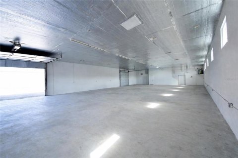 Propiedad comercial en venta en Port Richey, Florida, 624.3 m2 № 2135109 - foto 4