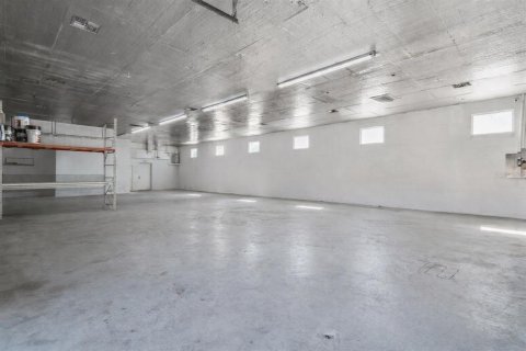 Propiedad comercial en venta en Port Richey, Florida, 624.3 m2 № 2135109 - foto 6