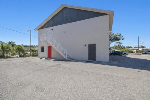 Propiedad comercial en venta en Port Richey, Florida, 624.3 m2 № 2135109 - foto 27