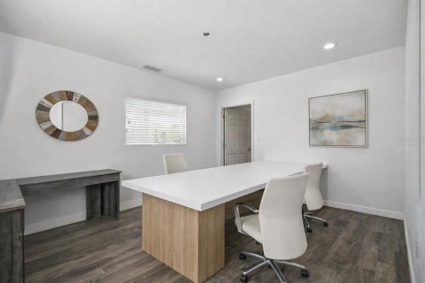 Propiedad comercial en venta en Port Richey, Florida, 624.3 m2 № 2135109 - foto 15
