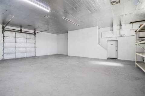 Propiedad comercial en venta en Port Richey, Florida, 624.3 m2 № 2135109 - foto 5