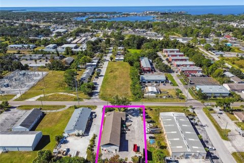 Propiedad comercial en venta en Port Richey, Florida, 624.3 m2 № 2135109 - foto 30