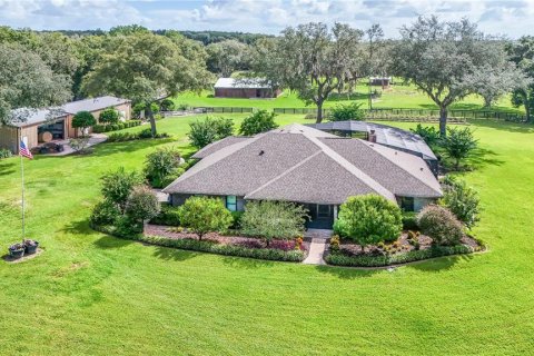 Casa en Lady Lake, Florida 3 dormitorios, 271.09 m2 № 2380717