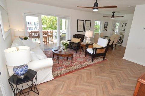 Condo in Saint Petersburg, Florida, 2 bedrooms  № 1529507 - photo 16