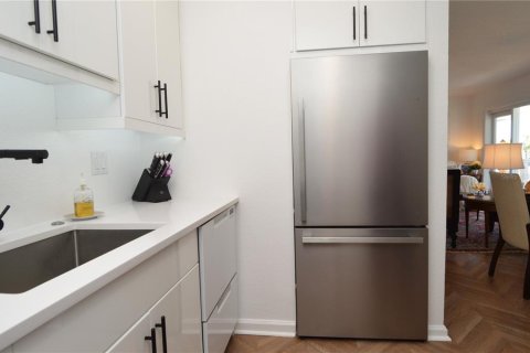 Condo in Saint Petersburg, Florida, 2 bedrooms  № 1529507 - photo 12