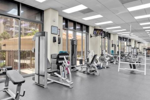 Condo in Miami, Florida, 2 bedrooms  № 1990776 - photo 27