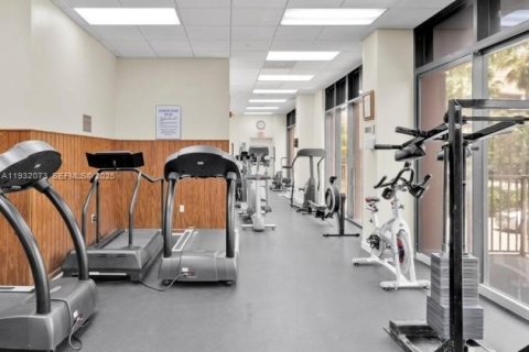 Condo in Miami, Florida, 2 bedrooms  № 1990776 - photo 26