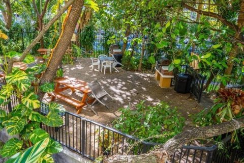 Condo in Miami, Florida, 2 bedrooms  № 1990776 - photo 29