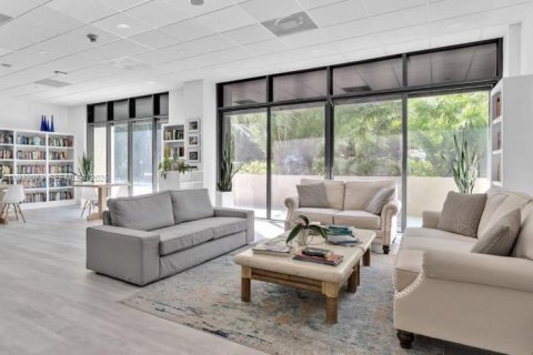 Condo in Miami, Florida, 2 bedrooms  № 1990776 - photo 25