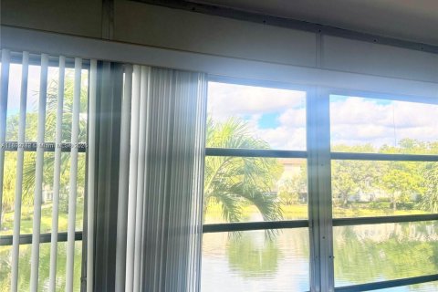Copropriété à vendre à Lauderdale Lakes, Floride: 2 chambres, 87.7 m2 № 1862437 - photo 10