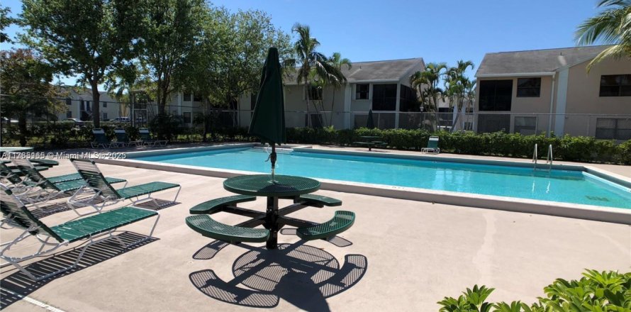 Condominio en Homestead, Florida, 2 dormitorios № 1874306
