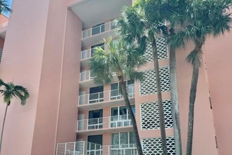 Condominio en Fort Lauderdale, Florida, 1 dormitorio  № 2350899