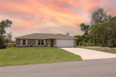 House in Ocala, Florida 3 bedrooms, 129.69 sq.m. № 1784696 - photo 2
