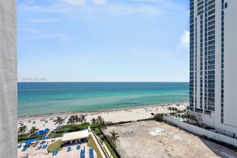 Copropriété à louer à Sunny Isles Beach, Floride: 2 chambres, 147.71 m2 № 2075205 - photo 9
