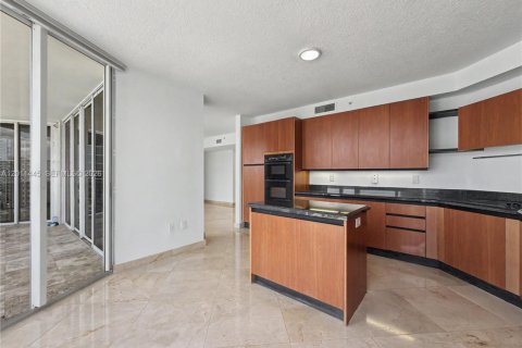 Copropriété à louer à Sunny Isles Beach, Floride: 2 chambres, 147.71 m2 № 2075205 - photo 15